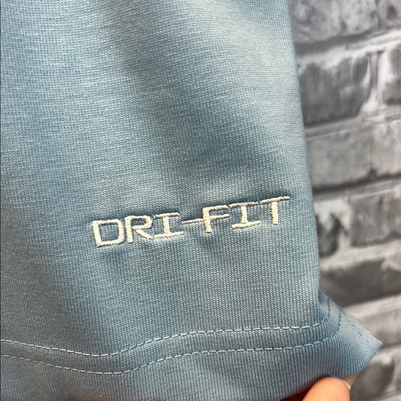 Nike Blue Graphic T-Shirt - Picture 7 of 14